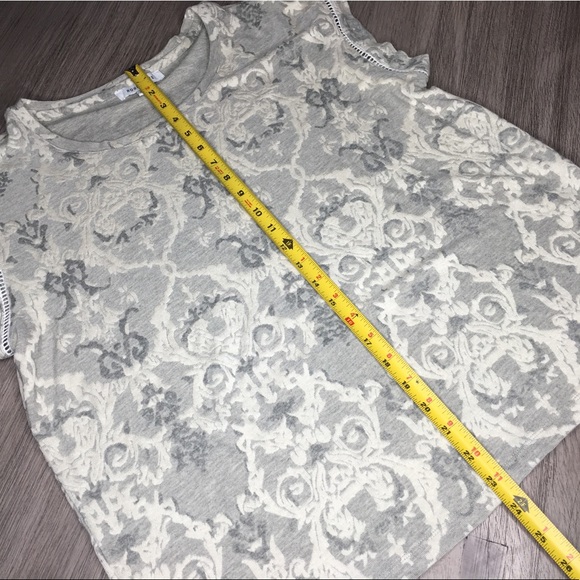 Rose and Olive gray tee - Picture 4 of 5